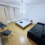 Apartment 2 camere Centru Piata 700